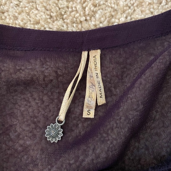 ANTHROPOLOGIE  Beautiful dark purple sheer top - Picture 9 of 9